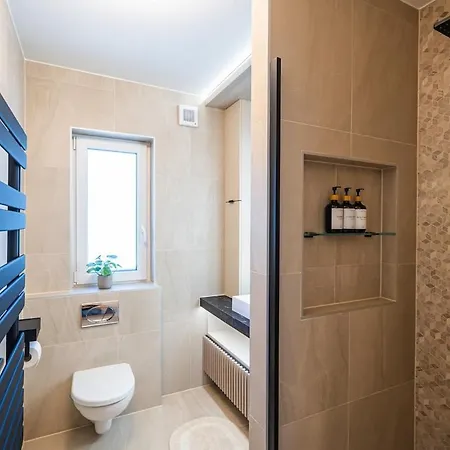 Hilltop Jakuzzi Penthouse Шиофок