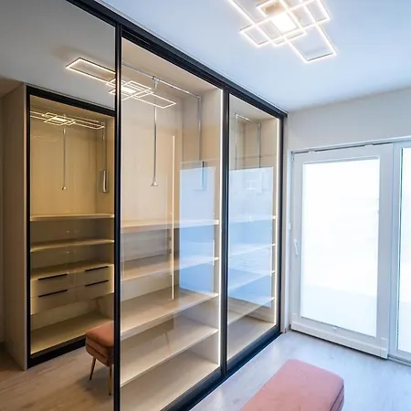 Hilltop Jakuzzi Penthouse Апартаменты