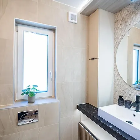 Апартаменты Hilltop Jakuzzi Penthouse Шиофок