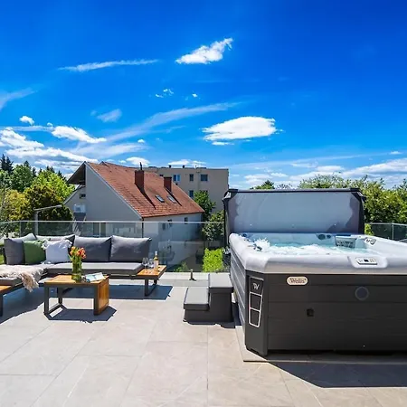 Apartment Hilltop Jakuzzi Penthouse